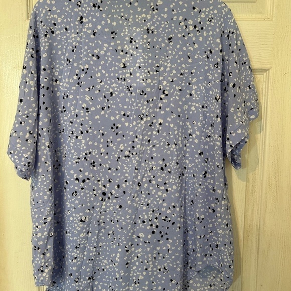 NWT “Cooper & Ella” Blue Spot Short Sleeve Top - Picture 2 of 6